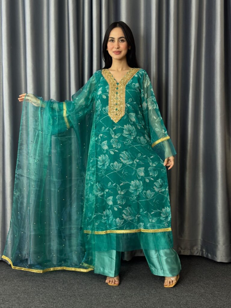 প্রিমিয়াম শিপন থ্রি-পিস কালেকশন